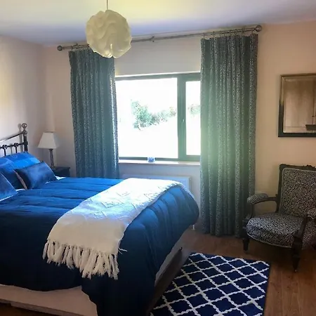 Ballyhourode House & Self Catering Homestay